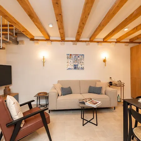 Вилла Jele - Three Bedroom In The Old Town *