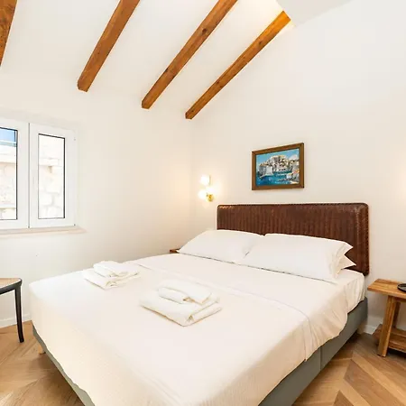 Jele - Three Bedroom In The Old Town Вилла
