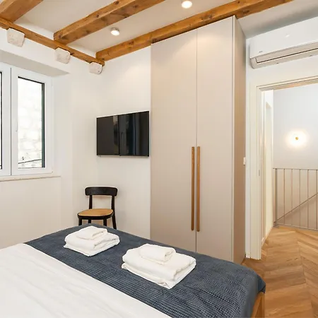 Villa Jele - Three Bedroom In The Old Town *