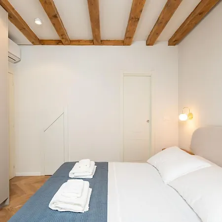 Jele - Three Bedroom In The Old Town