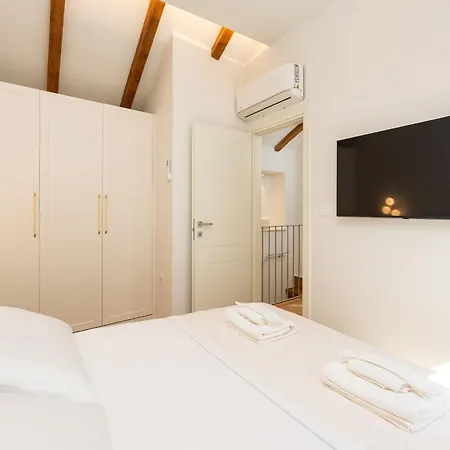 Вилла Jele - Three Bedroom In The Old Town Дубровник