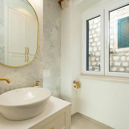 Jele - Three Bedroom In The Old Town *