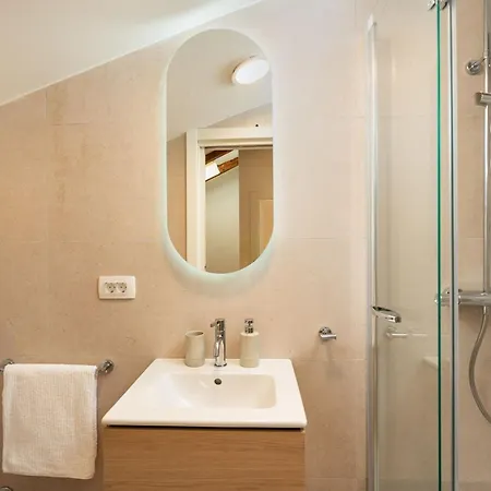 Jele - Three Bedroom In The Old Town *