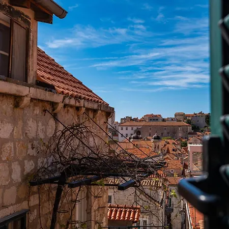Jele - Three Bedroom In The Old Town